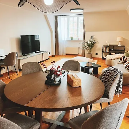Korter Space-style-luxury-360dgr Views-oid Town