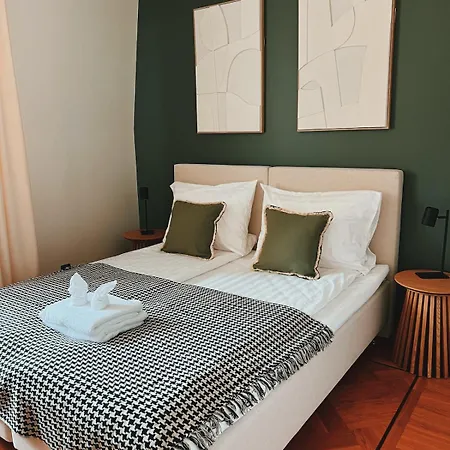 Space-style-luxury-360dgr Views-oid Town Appartamento Reval